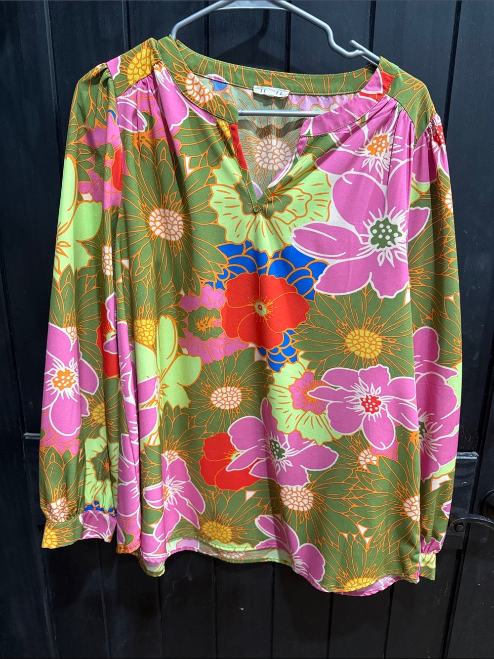 JODIFL Green Pink Floral V-Neck Blouse